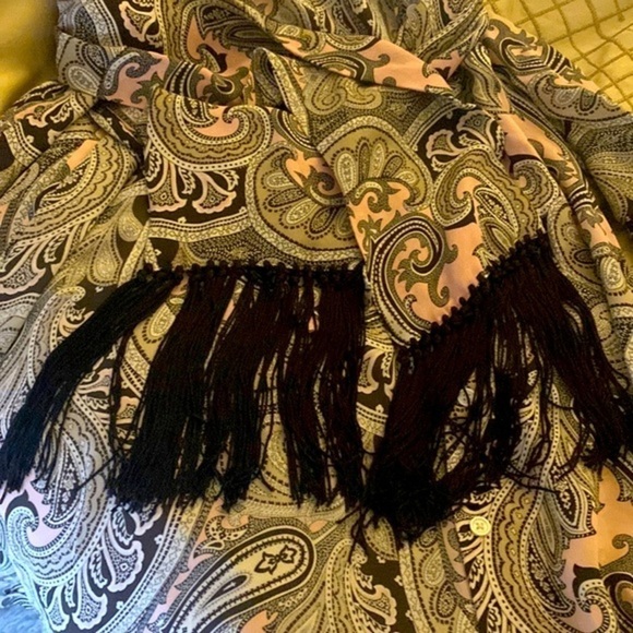 MICHAEL Michael Kors shirt dress 100% silk
MICHAEL Michael Kors size 6 NWOT - Picture 5 of 6